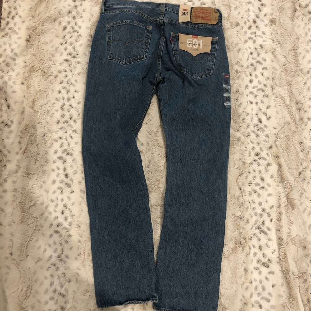 Men’s straight leg Levi’s jeans NWT
